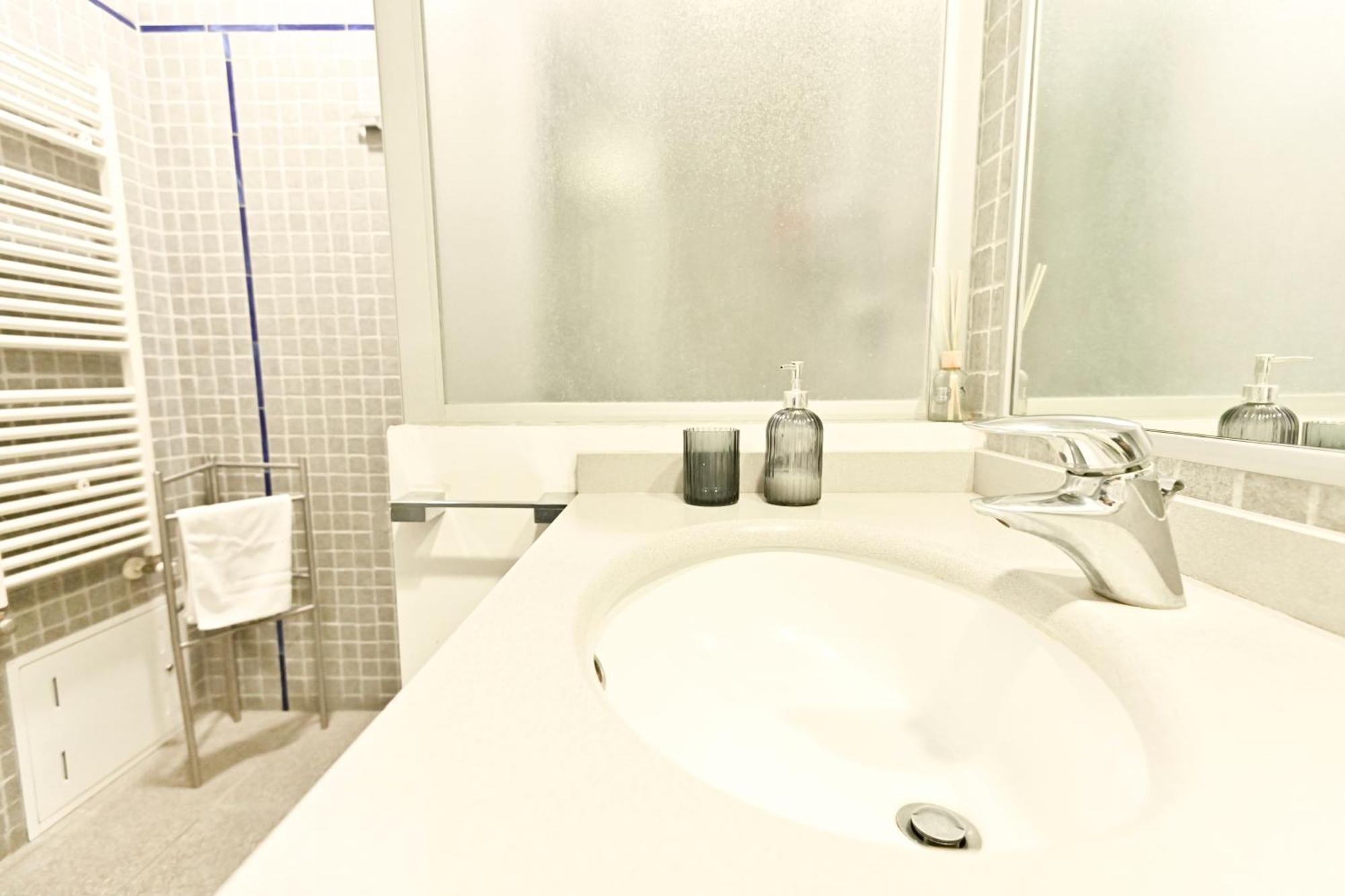 Living - San Salvario Apartment Turin